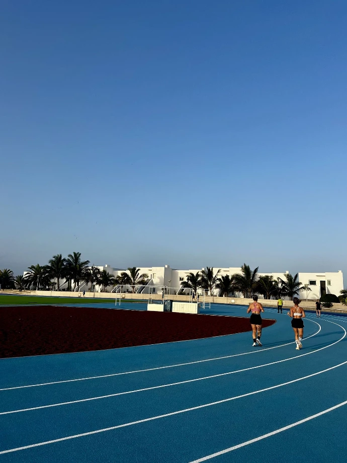 Couché de soleil sur piste de course au club la Santa